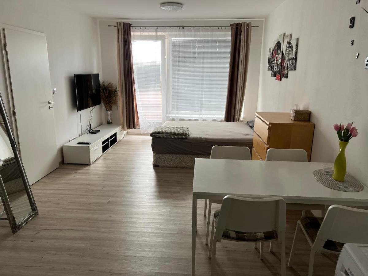 Beautiful 2 Bedroom Apartment Prostějov エクステリア 写真